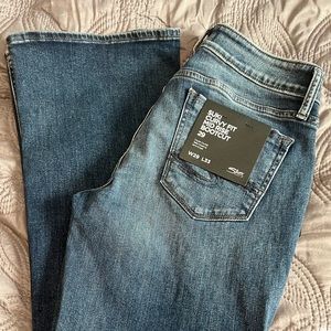 NWT. W29xL33 Silver Jeans.